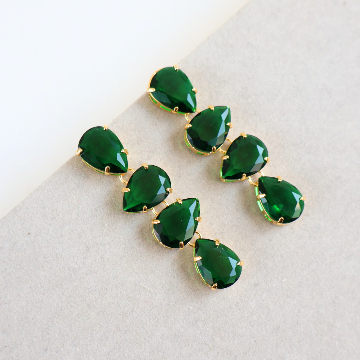 Brinco Dourado e Cristal Verde - Semijoia