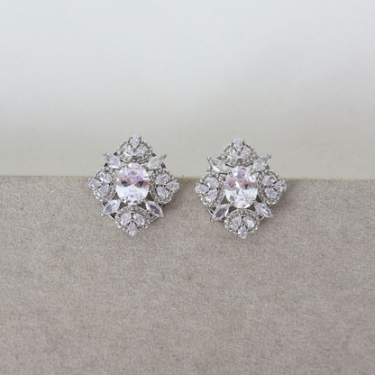 Brinco Prateado e Cristal Translúcido - Semijoia