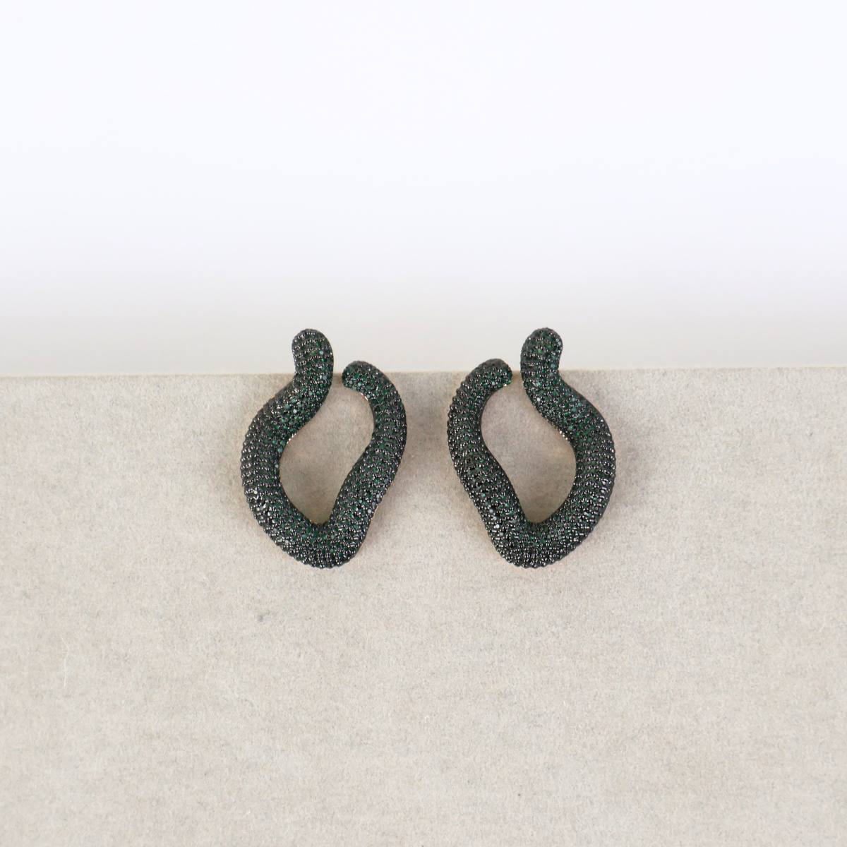 Brinco Dourado e Cristal Verde - Semijoia