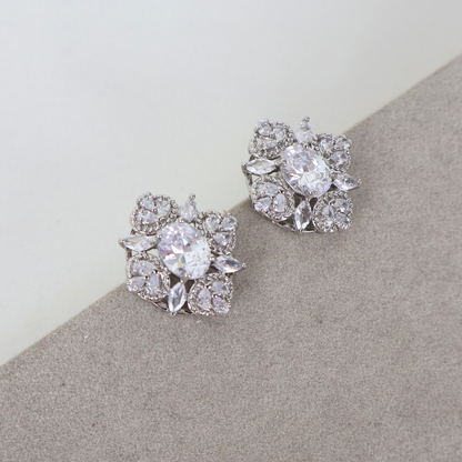 Brinco Prateado e Cristal Translúcido - Semijoia