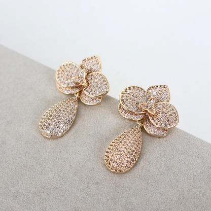 Brinco Dourado e Cristais Translúcidos - Semijoia