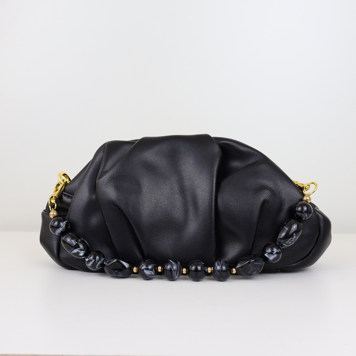 Bolsa Festa Pouch Courvin Preta