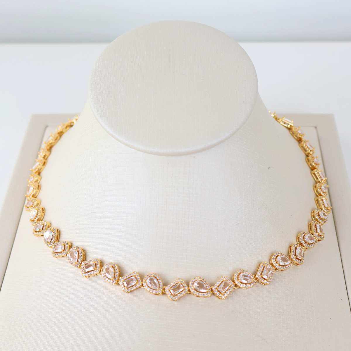 Kit Colar e Brinco - Cristal Translúscido - Dourado