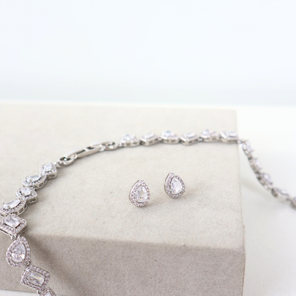 Kit Brinco e Colar - Prateado e Cristal Translúcido - Semijoia