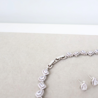 Kit Brinco e Colar - Prateado e Cristal Translúcido - Semijoia