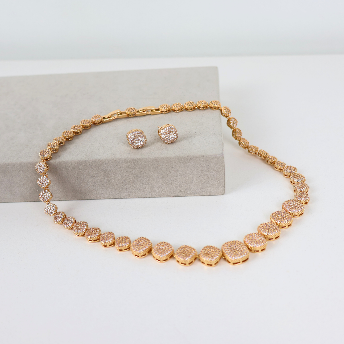 Kit Colar e Brinco - Cristal Translúscido - Dourado