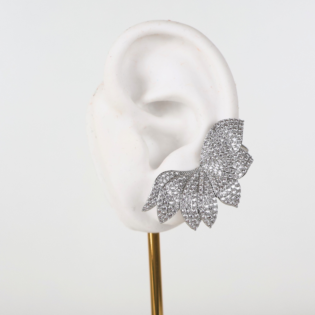 Brinco Earcuff Prateado e Cristal Translúcido - Semijoia