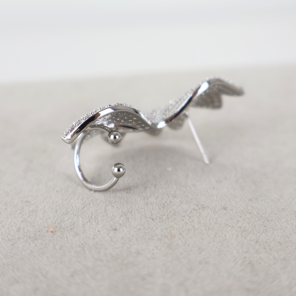Brinco Earcuff Prateado e Cristal Translúcido - Semijoia