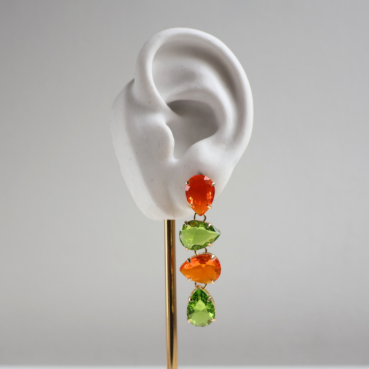 Brinco Dourado e Cristal Verde e Laranja - Semijoia