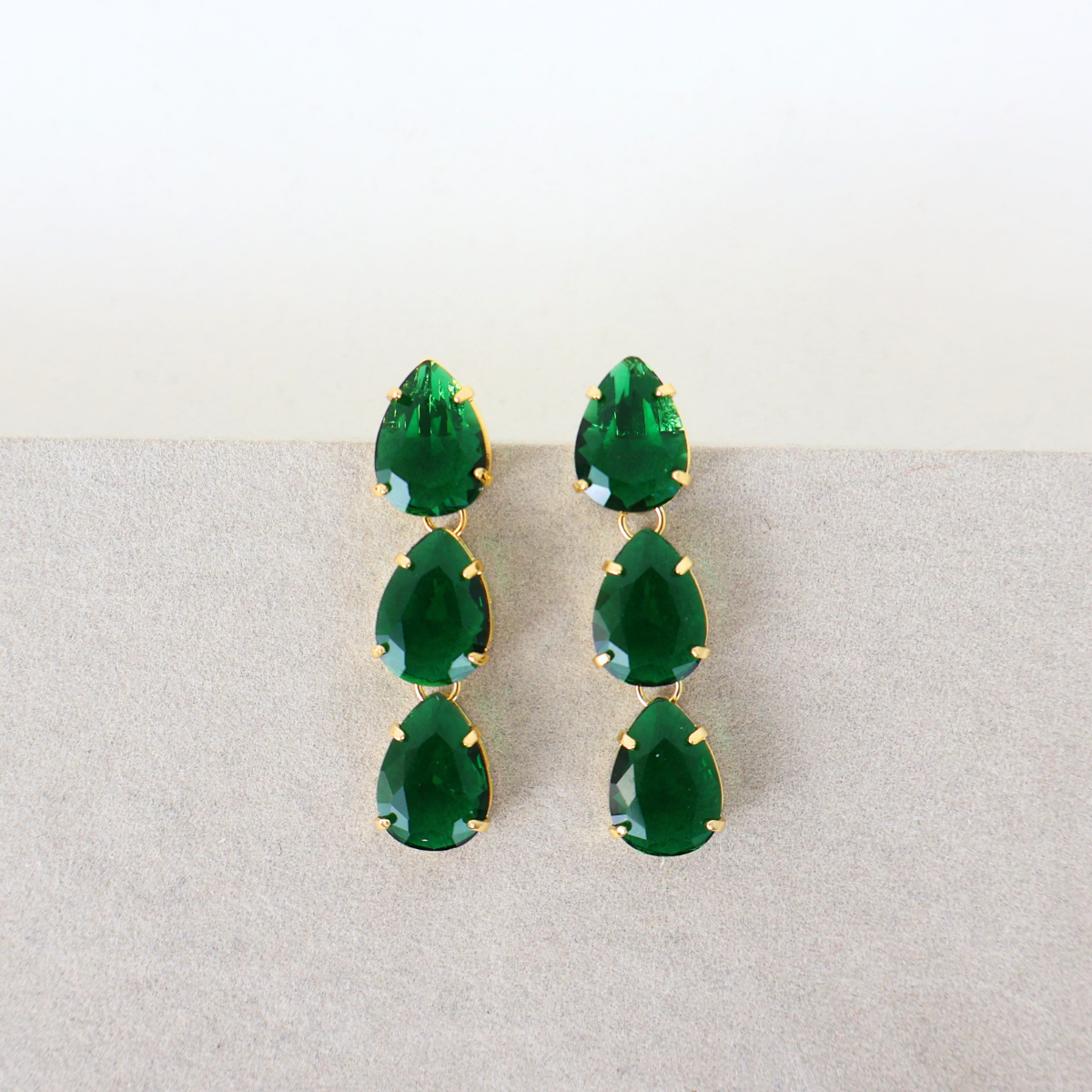 Brinco Dourado e Cristal Verde - Semijoia