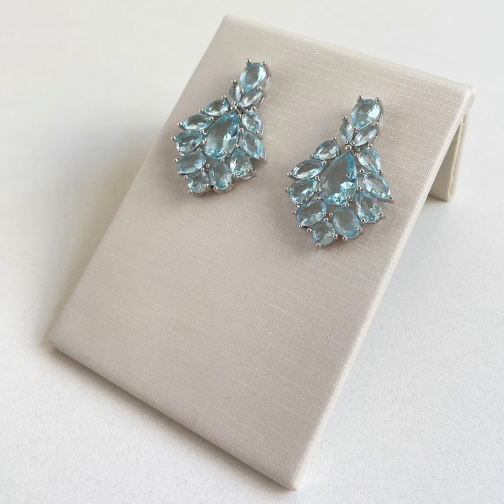 Brinco Prateado e Cristal Azul - Semijoia