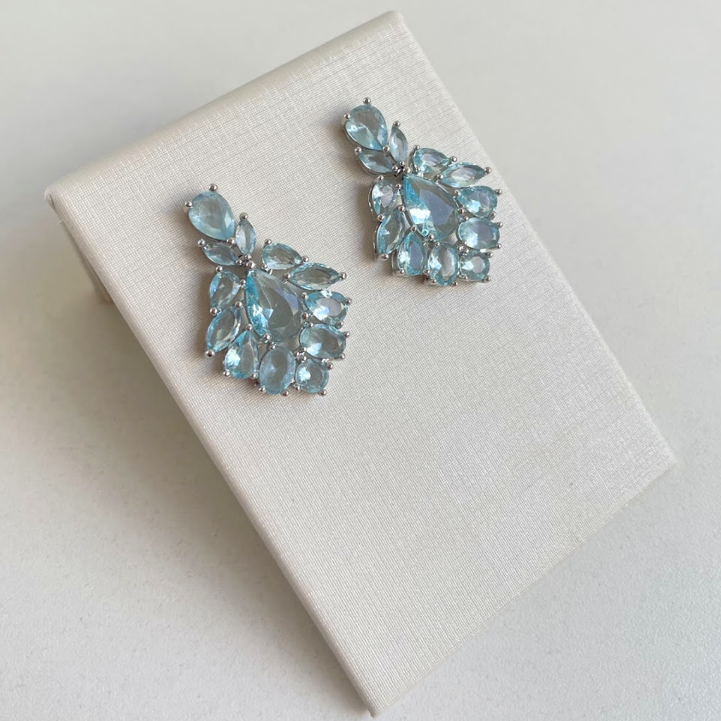 Brinco Prateado e Cristal Azul - Semijoia