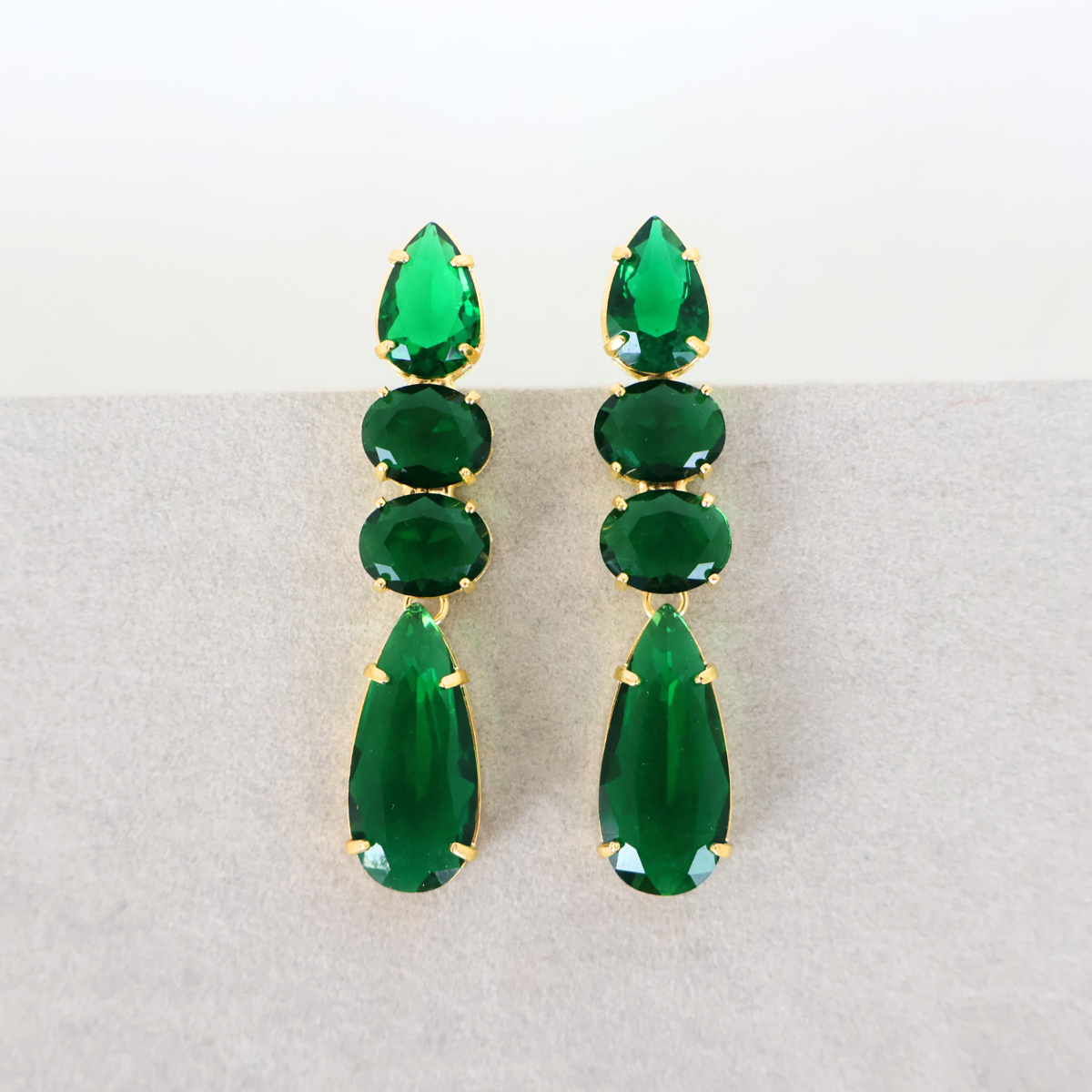 Brinco Dourado e Cristal Verde - Semijoia