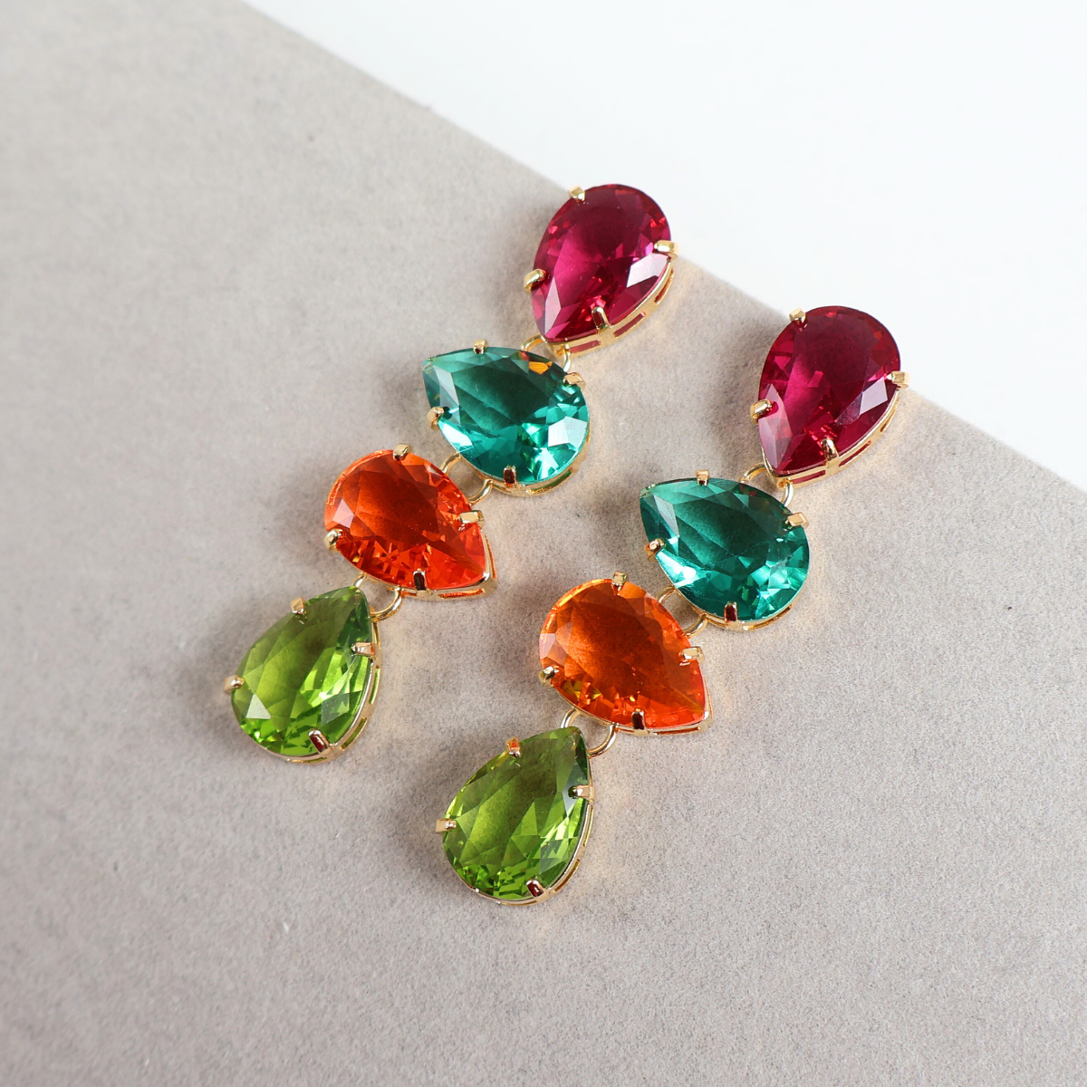 Brinco Dourado e Cristal Colorido - Semijoia