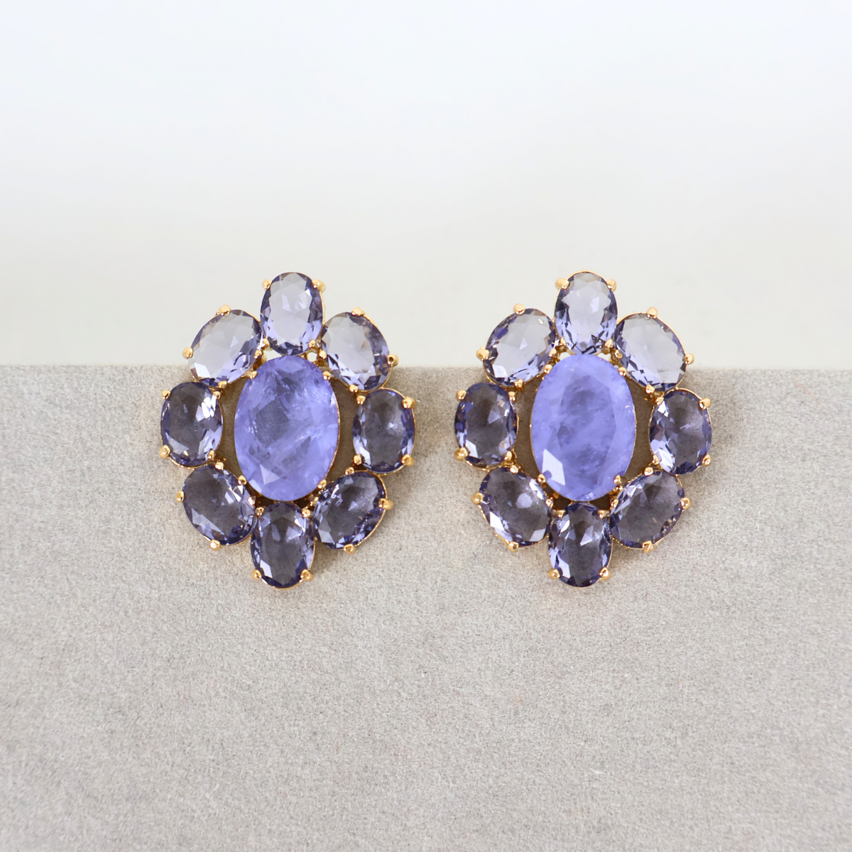 Brinco Dourado e Cristal Roxo - Semijoia