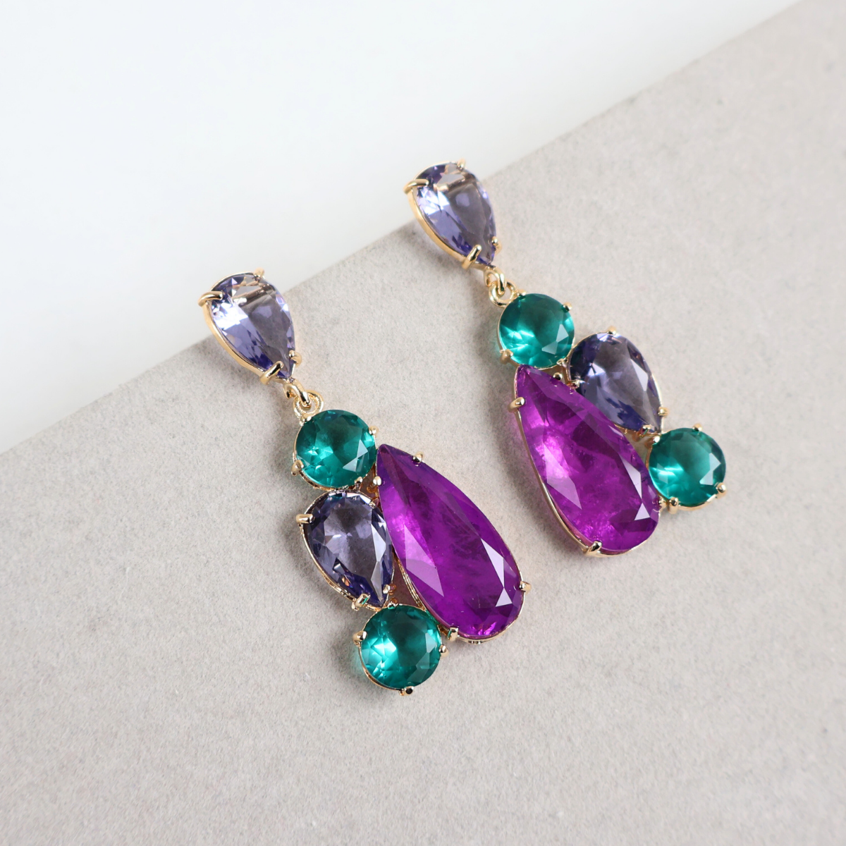 Brinco Dourado e Cristal Verde e Roxo - Semijoia