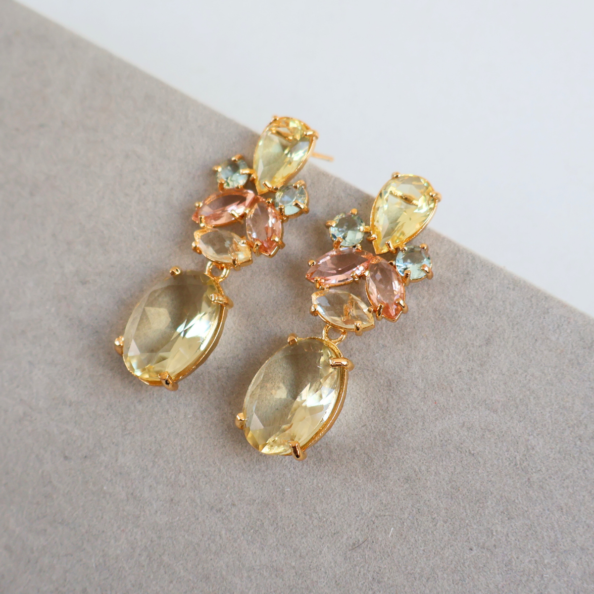 Brinco Dourado e Cristal Amarelo - Semijoia
