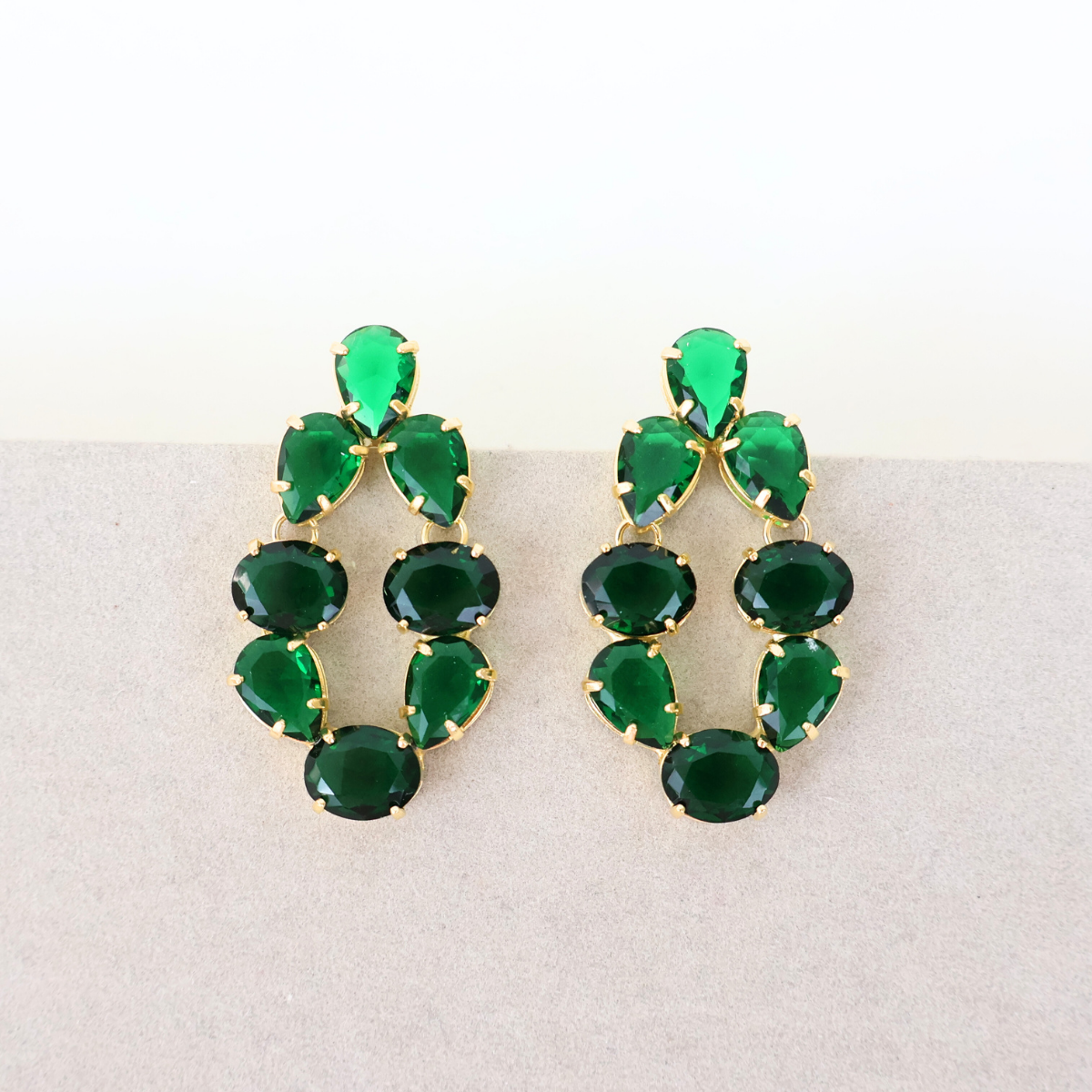 Brinco Dourado e Cristal Verde - Semijoia