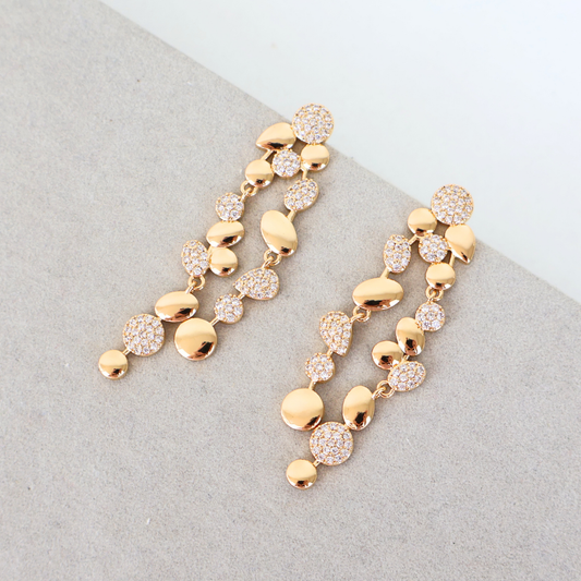 Brinco Dourado e Zircônias - Semijoia