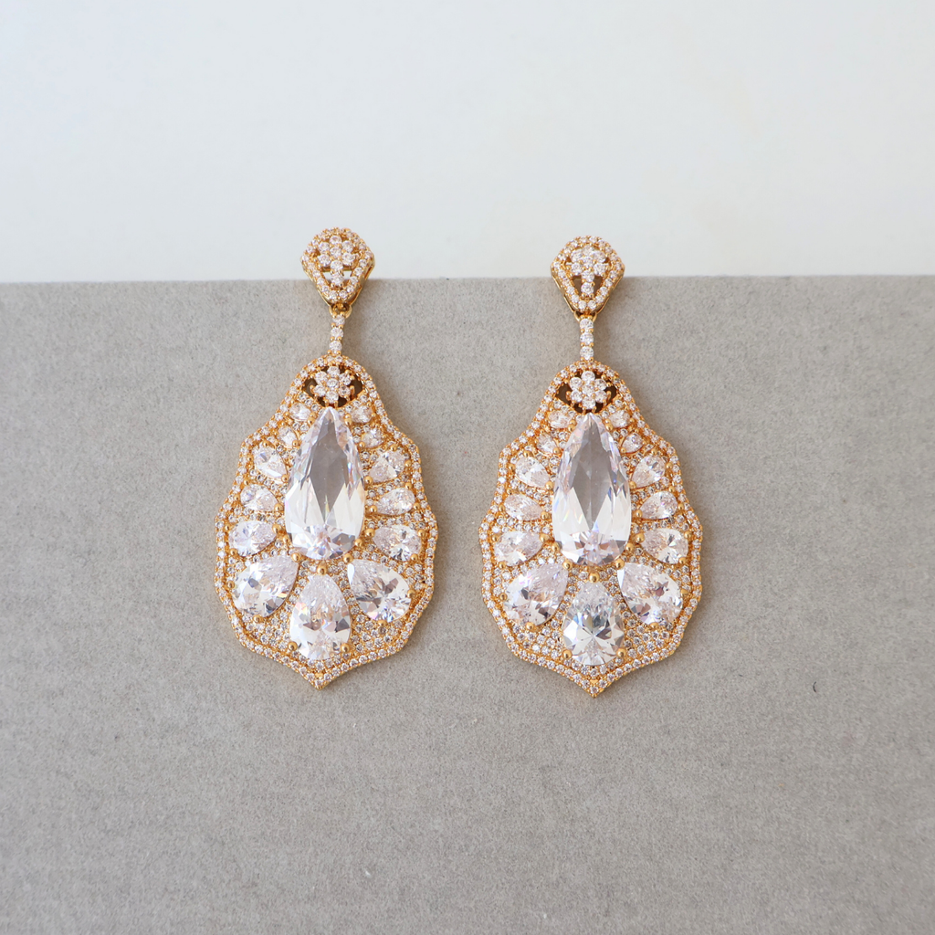Brinco Dourado e Cristal Transparente - Semijoia