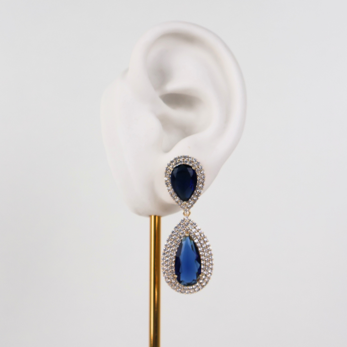Brinco Dourado e Cristal Azul - Semijoia