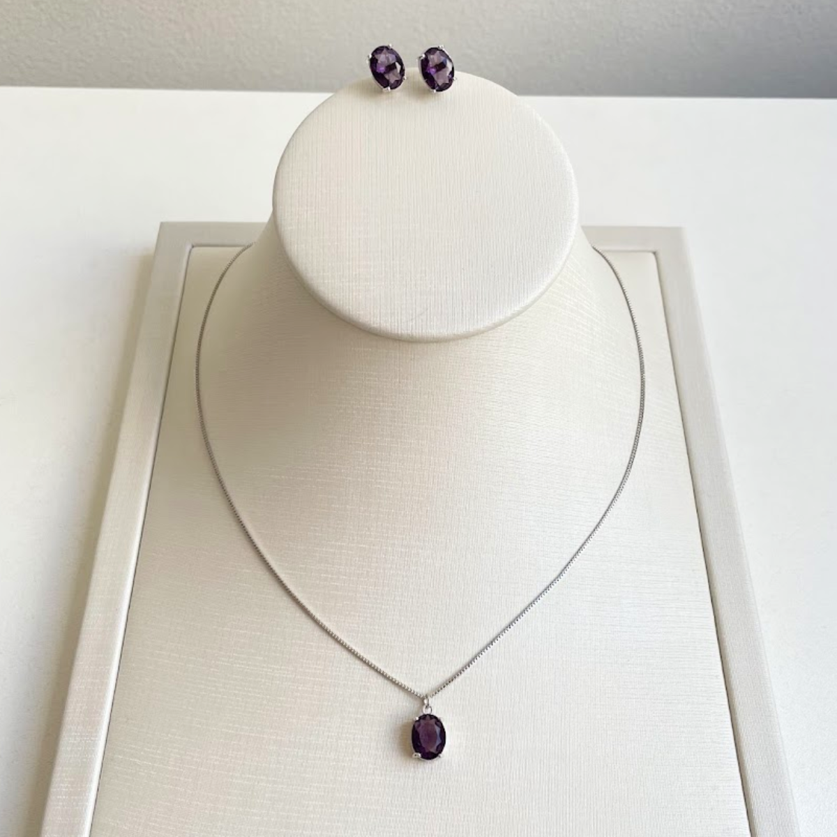 Kit Brinco e Colar - Ródio Branco - Cristal Roxo - Semijoia