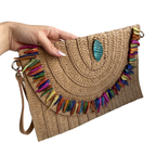 Bolsa Carteira Envelope de Palha Bege e Pedraria Colorida