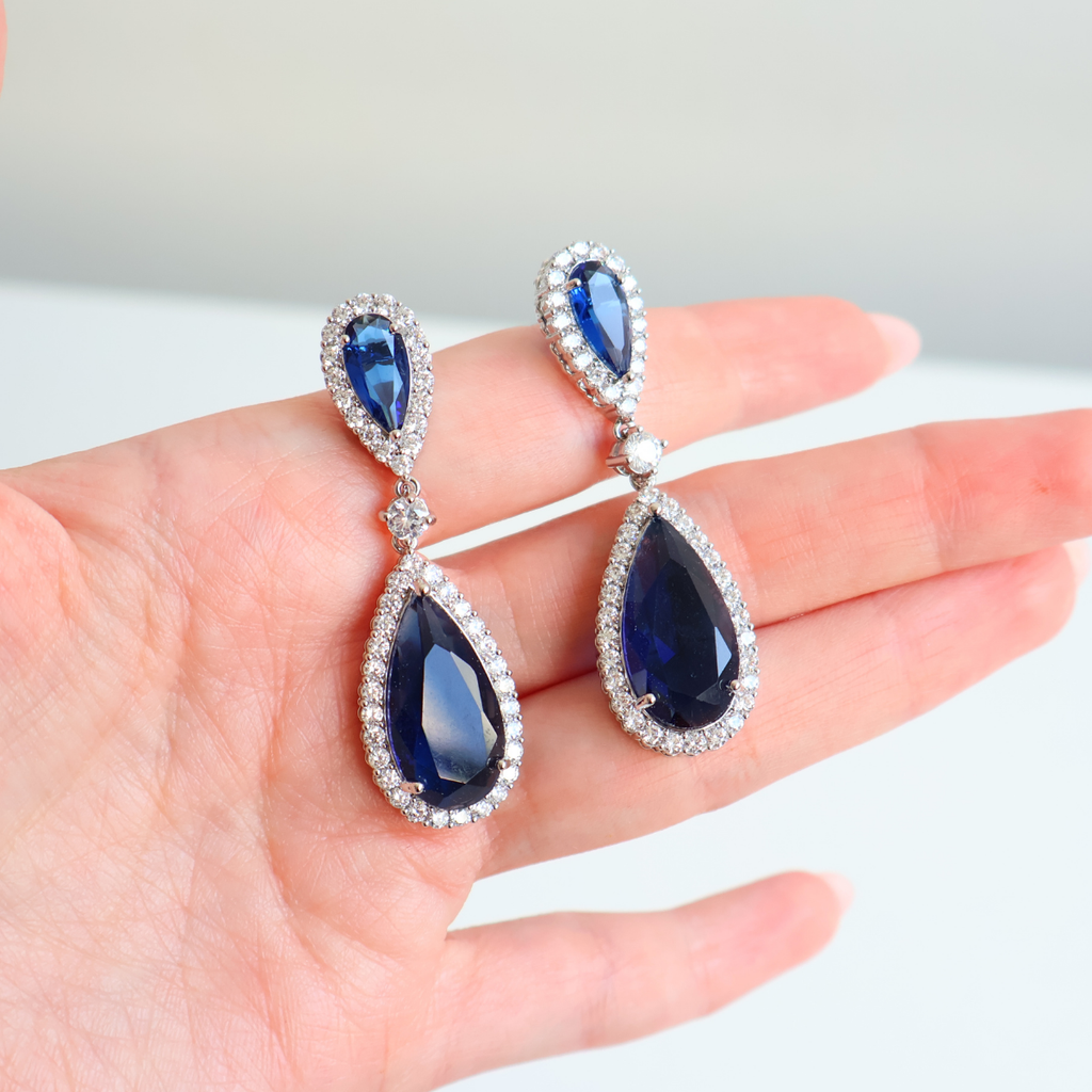 Brinco Prateado e Cristal Azul - Semijoia