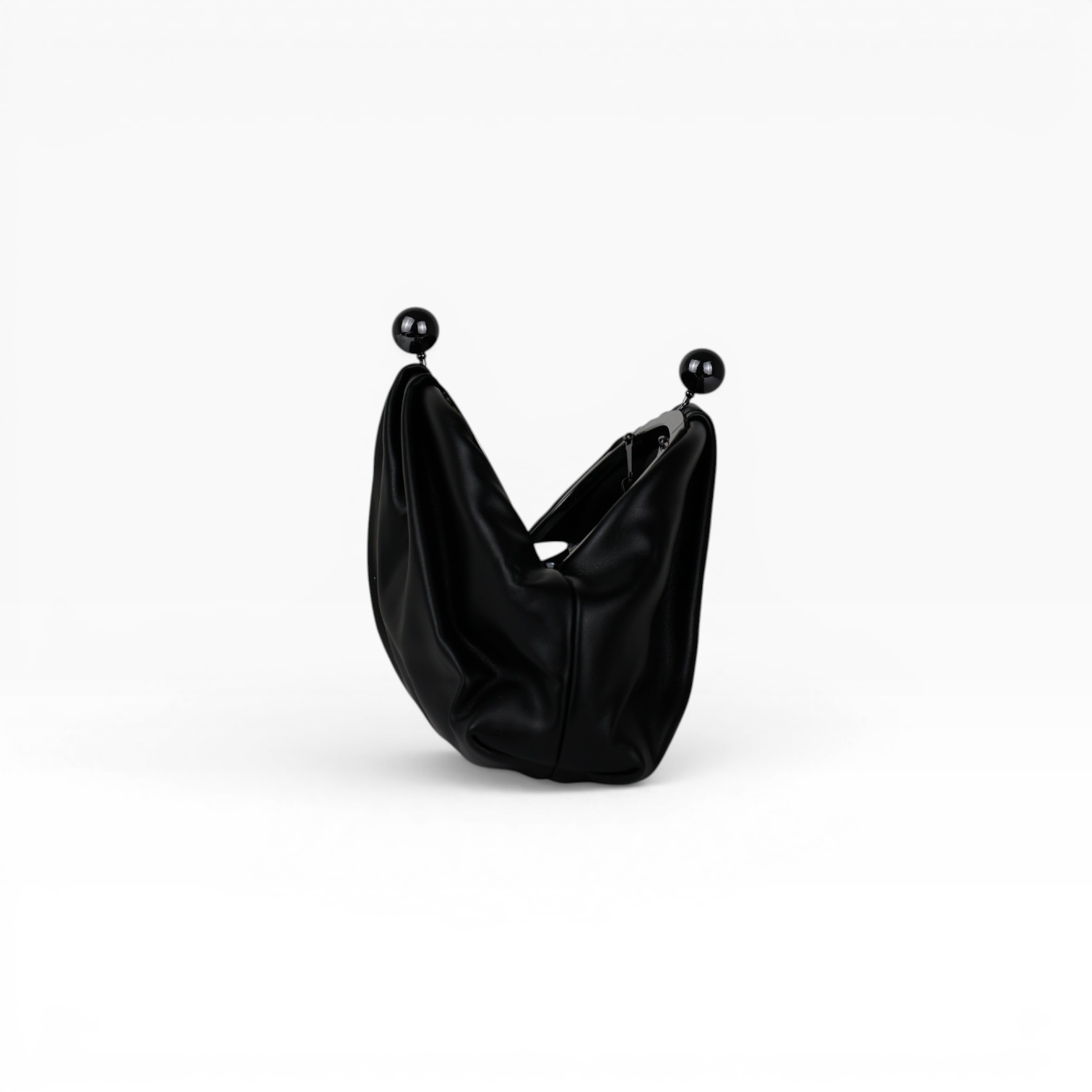 Bolsa Festa Pouch Courvin Preta