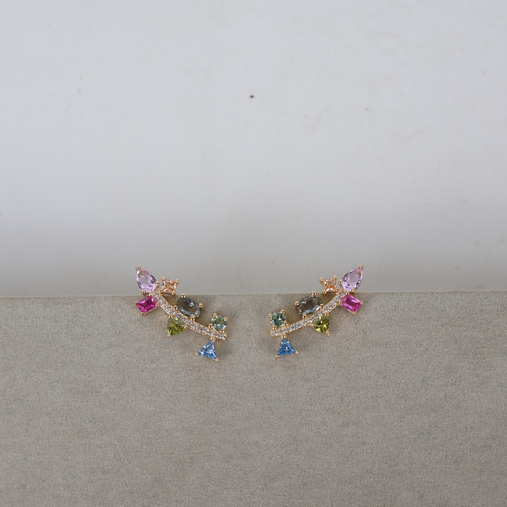 Brinco Earcuff Colorido