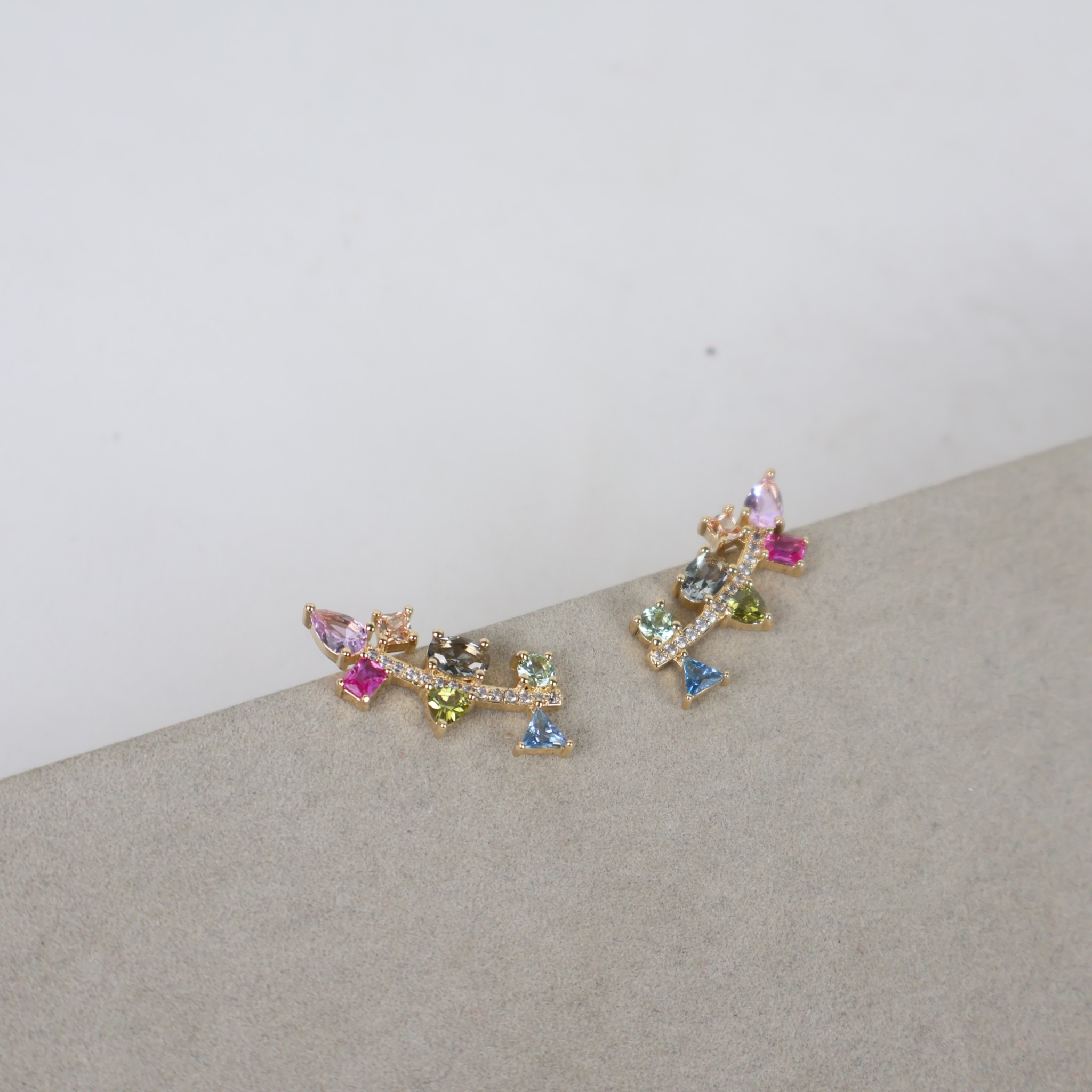 Brinco Earcuff Colorido