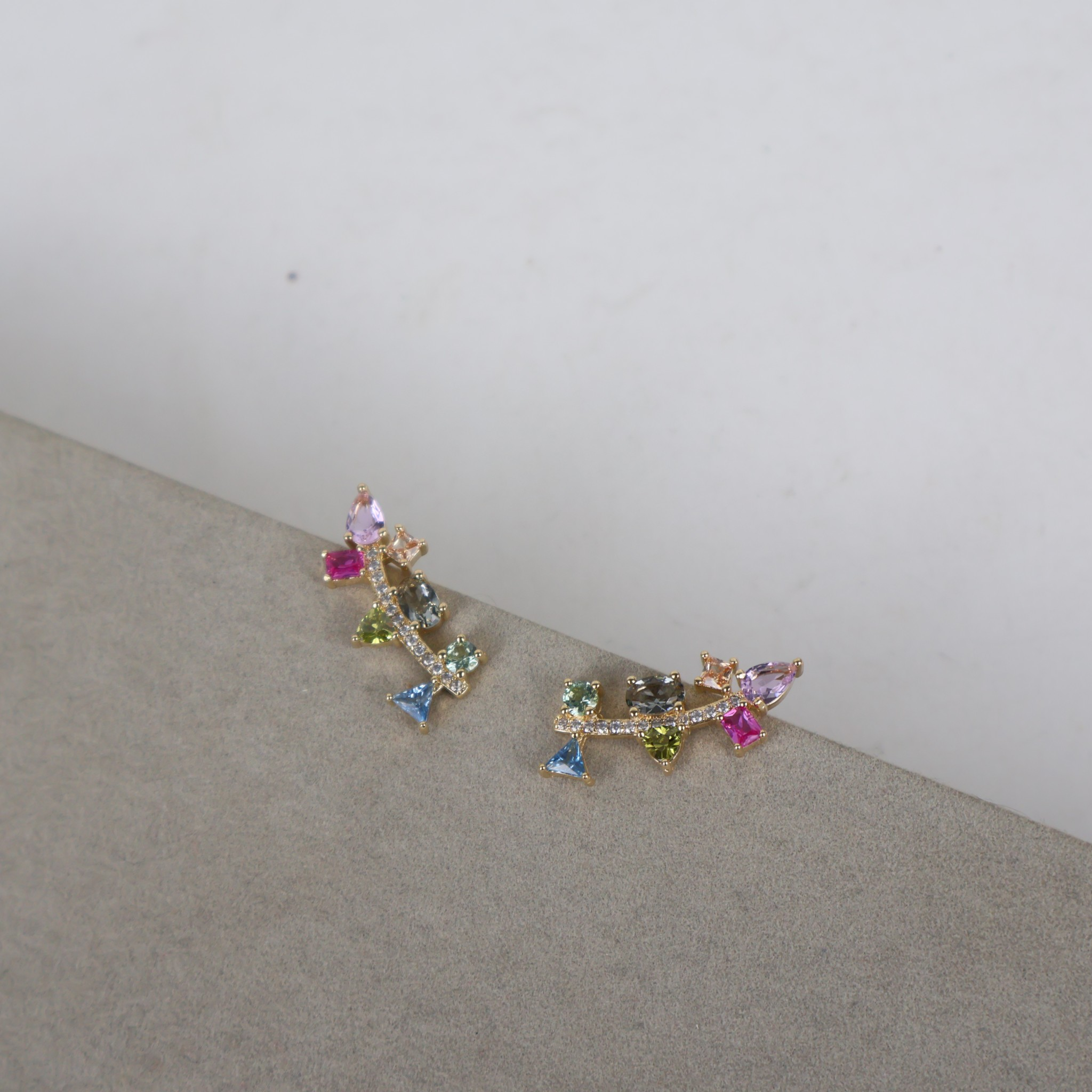 Brinco Earcuff Colorido