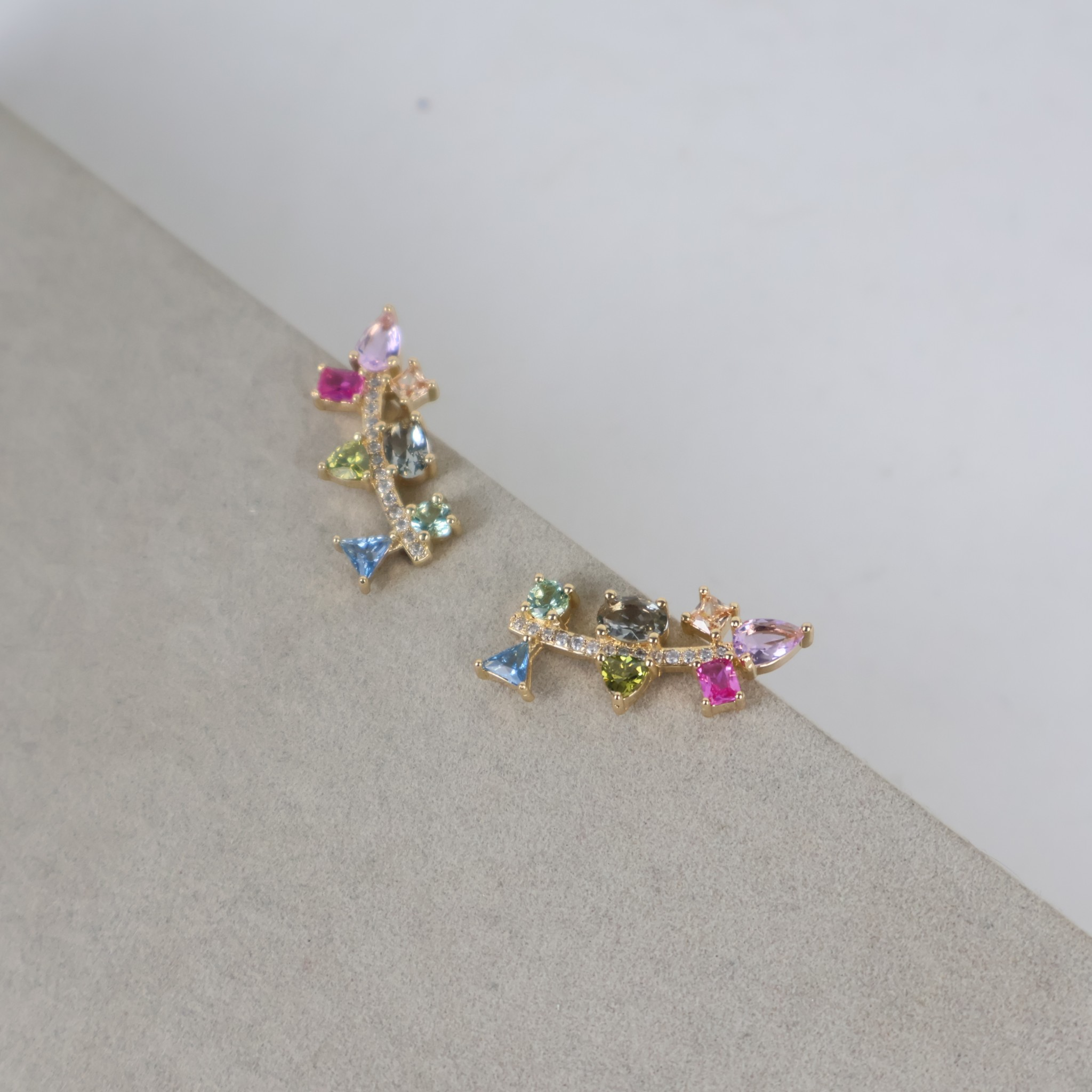 Brinco Earcuff Colorido