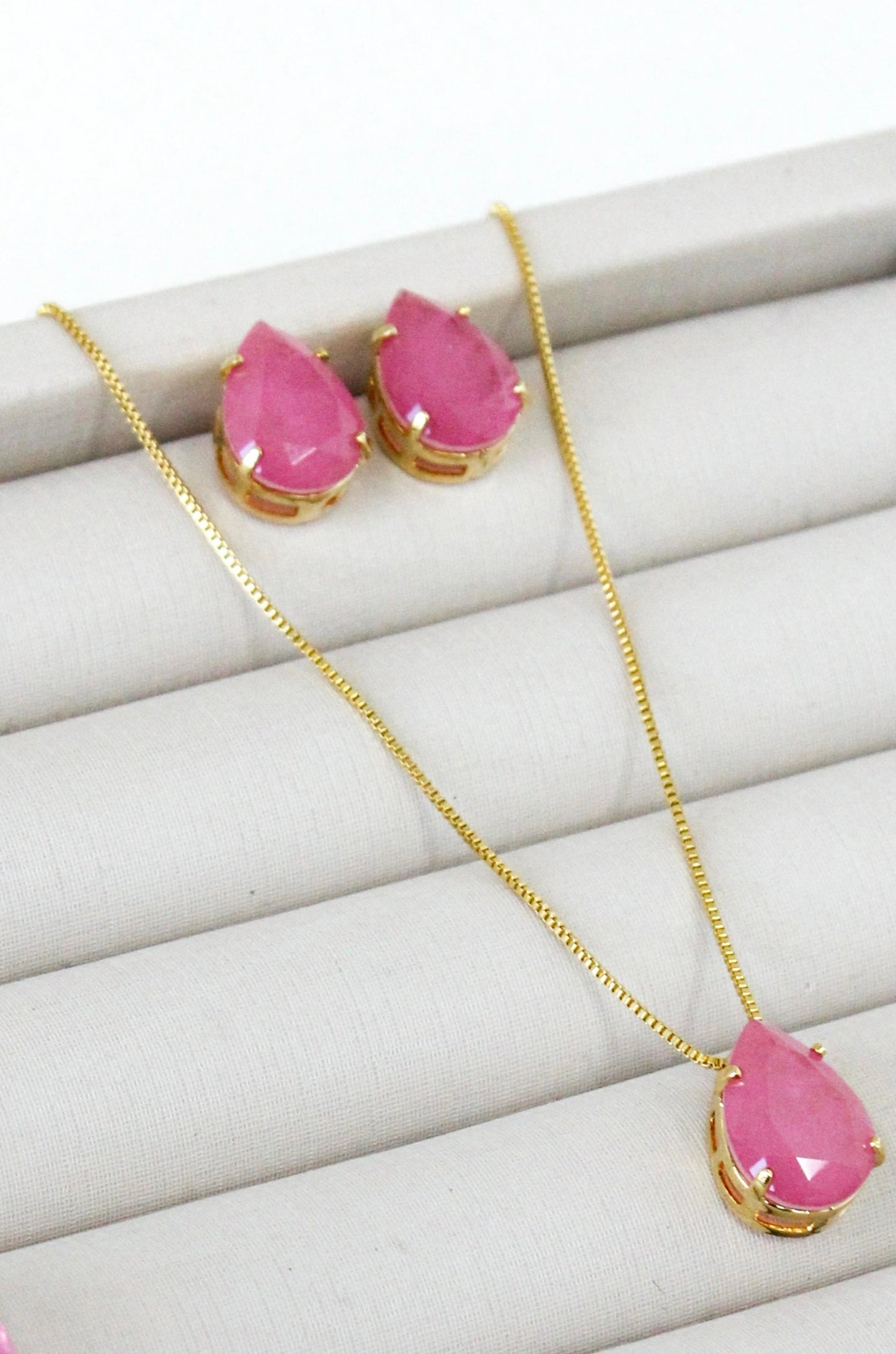 Kit Colar e Brinco Gota Fusion - Rosa - Dourado