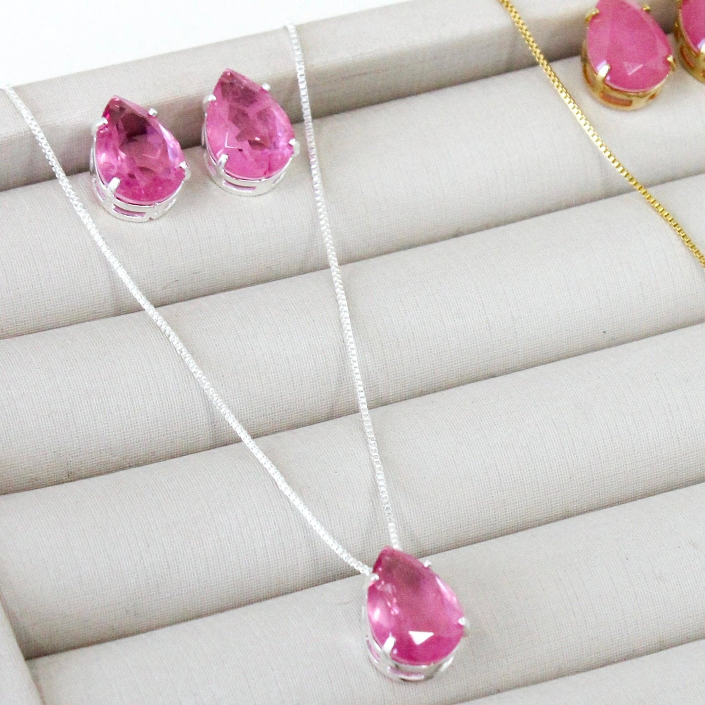 Kit Colar e Brinco Gota Fusion - Rosa - Banho de Prata 925