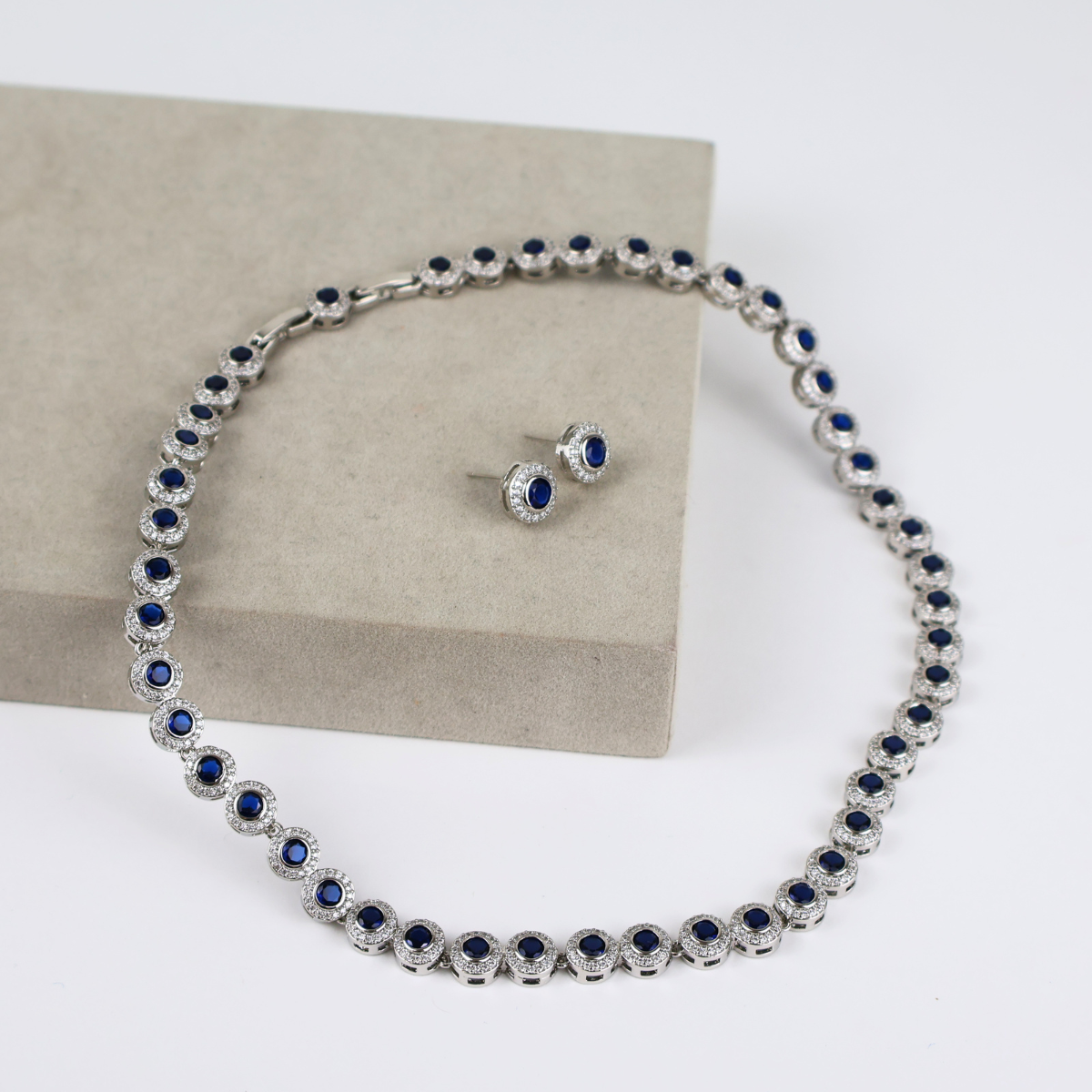 Kit Brinco e Colar - Ródio Branco - Cristal Azul - Semijoia