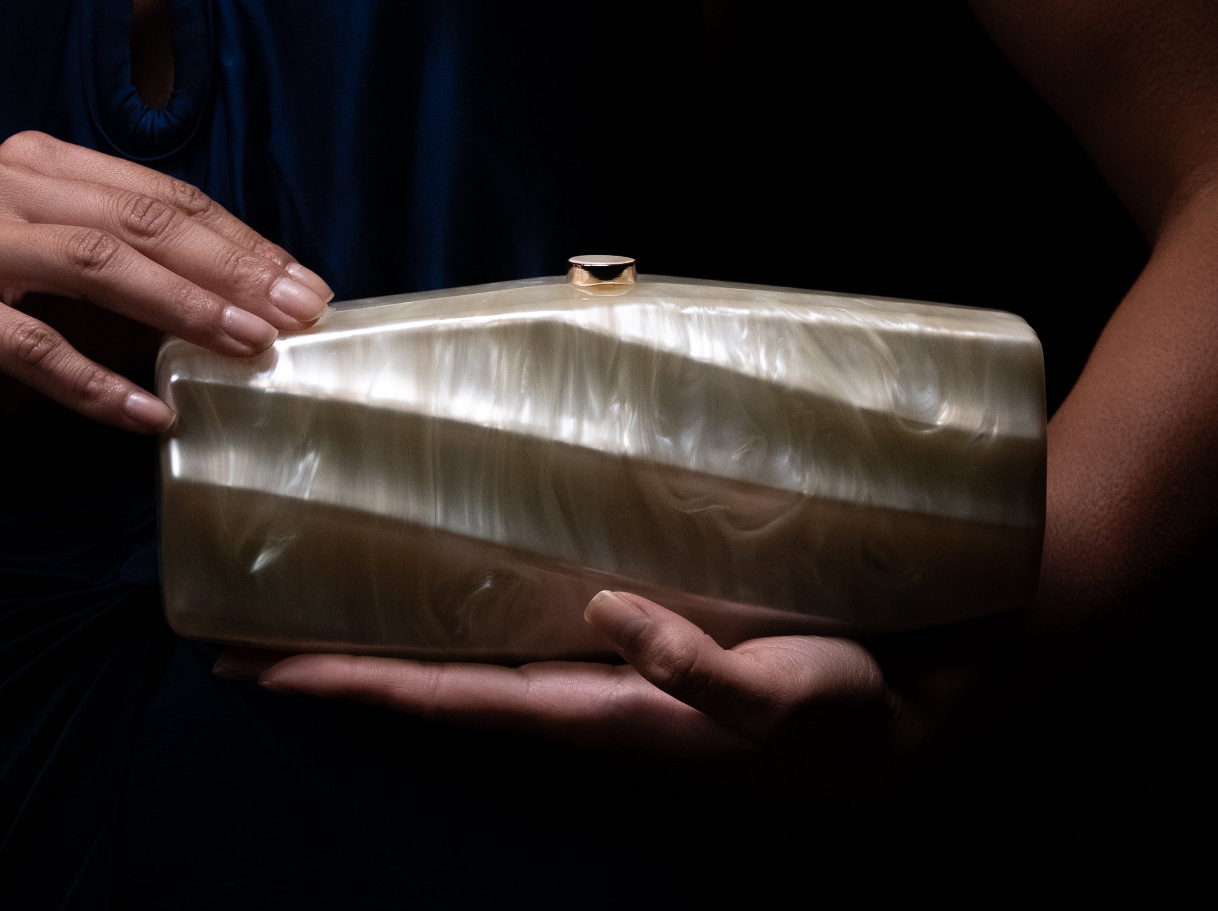Clutch Gaspri em fotografia editorial