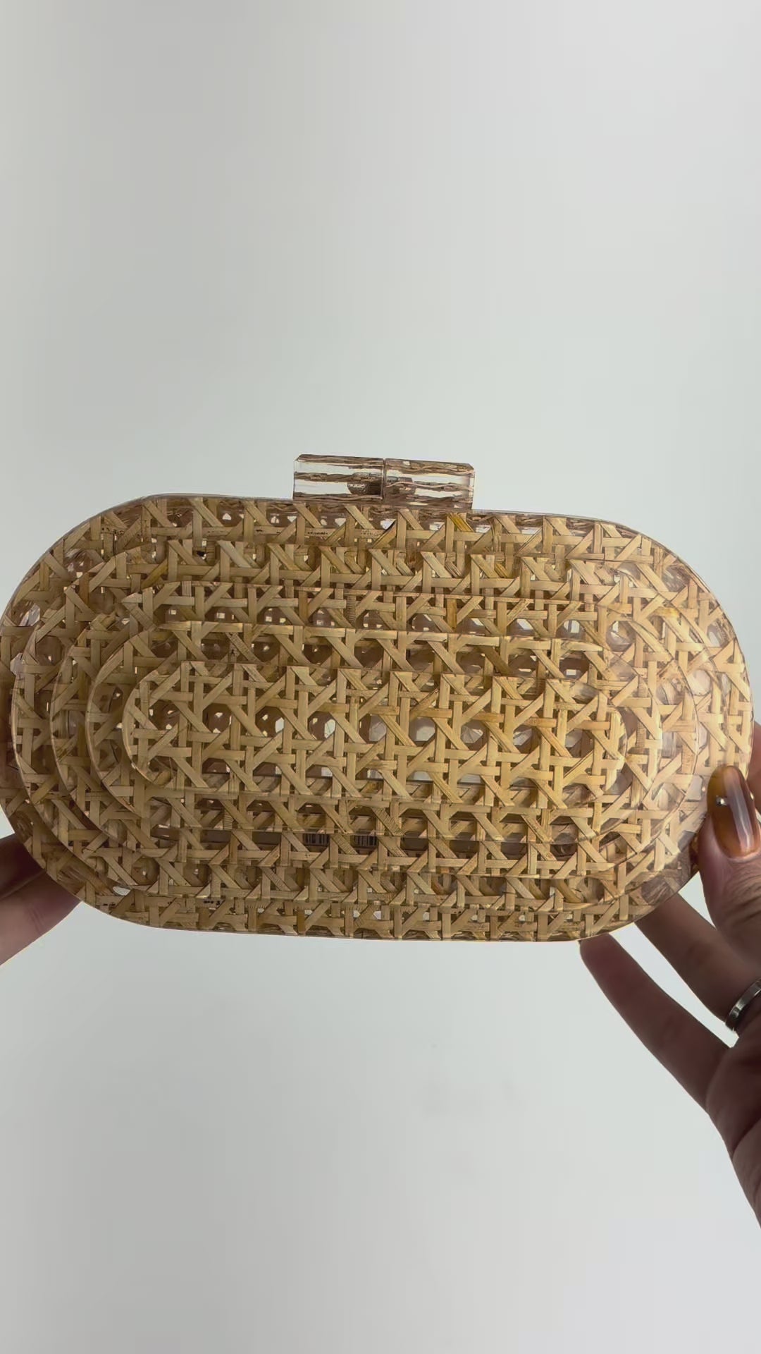 Bolsa Festa Clutch Oval Acrílico e Palha da Índia